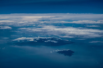 飛行機から見える雲と空