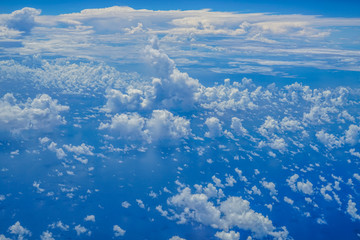 飛行機から見える雲と空 © kanzilyou