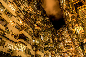 Obraz premium 香港の集合住宅・高層マンション（Quarry Bay）