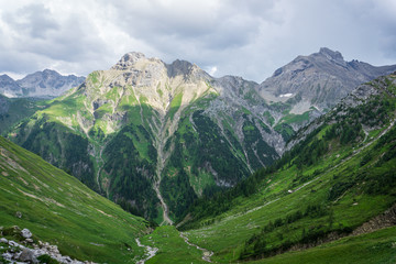 Fototapeta premium Panoramic view in the mountains of lech valley, Tyrol, Austria