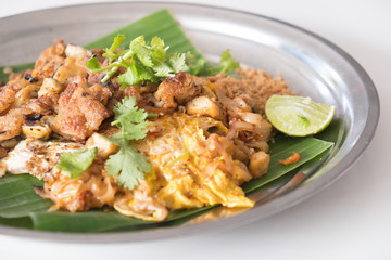 Fried mussel pancakes and Pad Thai in dish
