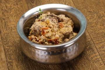 Chicken liver with cream and dry tomatoes
