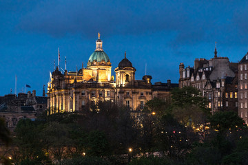 Fototapeta na wymiar Edinburgh, walking among its wonders