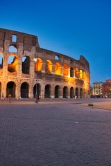Colosseum bei Nacht