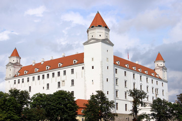 Fototapeta na wymiar historical white castle of Bratislava, dominating the capital of Slovakia