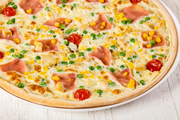 Pizza with ham