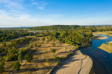 Obraz premium La rive gauche de l'Allier avant le bec d'Allier
