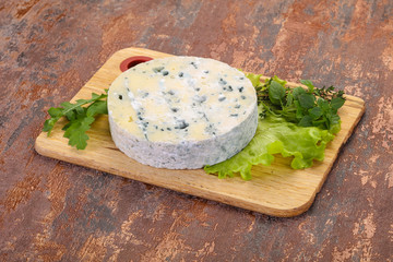 Round blue cheese