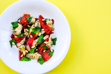 Healthy Roast Red Pepper and Artichoke Salad