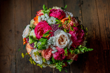 Fototapeta na wymiar the most beautiful flowers, magnificent bouquets of flowers on the leg in the interior of the restaurant for a festive floristry store or wedding salon for the bride or groom, a bridal bouquet, butane