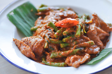 stir-fried beef with curry and vegetable