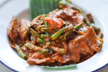 stir-fried beef with curry and vegetable