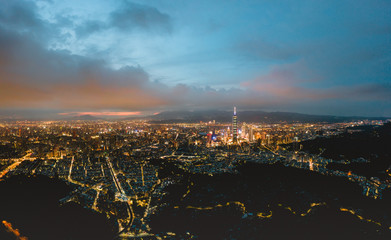 Naklejka premium Skyline of taipei city in downtown Taipei, Taiwan.