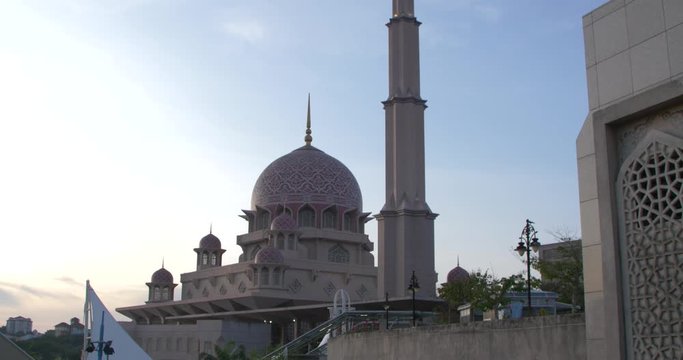 tilt of the grand mosque at putra jaya