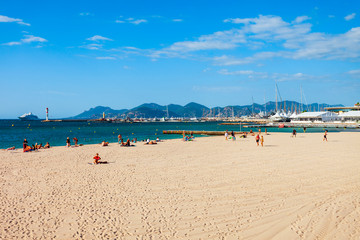 Fototapeta na wymiar Beauty sand beach in Cannes