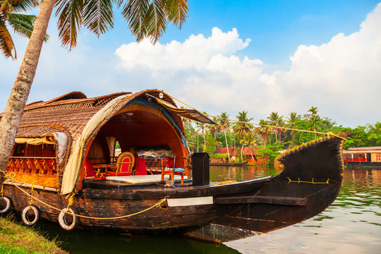 Houseboat in Alappuzha backwaters, Kerala