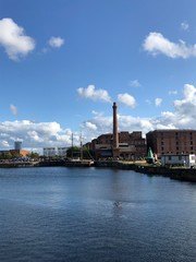 Fototapeta na wymiar Summer in Liverpool - Albert dock