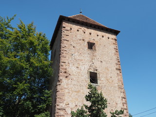 Obraz premium Wissembourg - Weißenburg – Weisseburch - im Elsass - mit mittelalterlichem Stadtkern