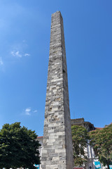 Obraz premium Walled Obelisk in city of Istanbul, Turkey