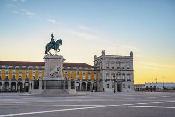 Fototapeta premium Lisbon Portugal sunrise city skyline at Arco da Rua Augusta and Commerce Square