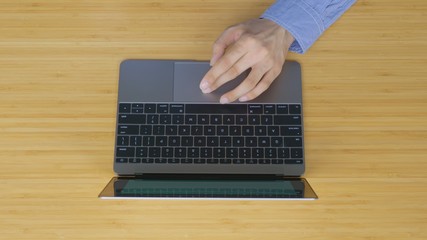 男性・パソコン