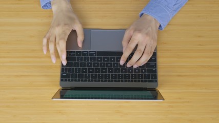 男性・パソコン