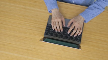 男性・パソコン