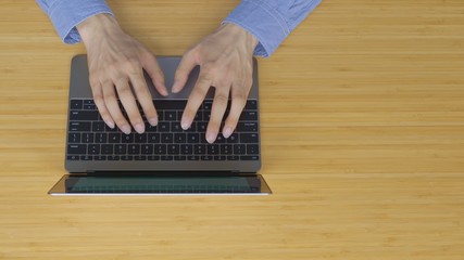 男性・パソコン