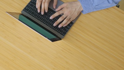 男性・パソコン