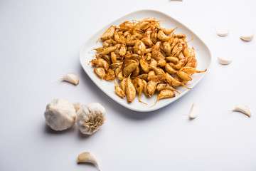 Garlic Fry or Tala Hua Lahsun in hindi, is a popular side dish or snacks from maharashtra, India