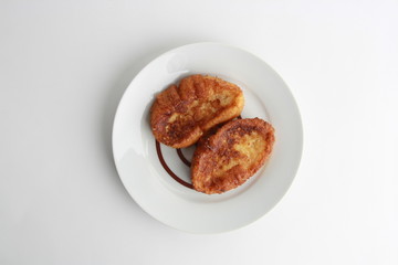 The torrijas are a typical Spanish dessert that is eaten for Easter, are made with milk and bread