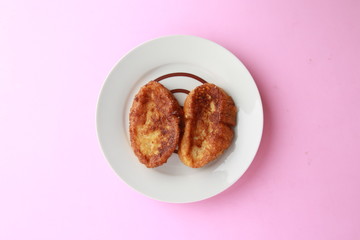 The torrijas are a typical Spanish dessert that is eaten for Easter, are made with milk and bread