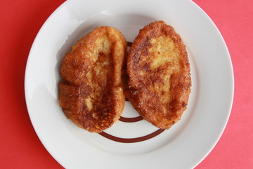 The torrijas are a typical Spanish dessert that is eaten for Easter, are made with milk and bread