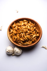 Garlic Fry or Tala Hua Lahsun in hindi, is a popular side dish or snacks from maharashtra, India