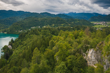 Fototapeta na wymiar Veduta panoramica dal castello di Bled in Slovenia