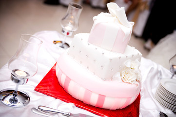 pink and white wedding cake
