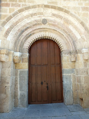 Fototapeta na wymiar Puerta de la Iglesia de San Vicente en Ávila