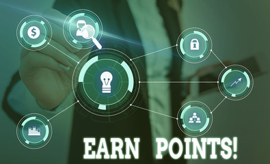 Obraz premium Writing note showing Earn Points. Business concept for collecting scores in order qualify to win big prize Woman wear formal work suit presenting presentation using smart device