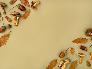 Corner frame with an autumn stuff.