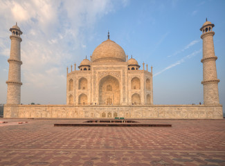 Fototapeta na wymiar Views of the Taj Mahal at Sunrise and morning at Agra, India