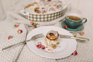 Cinnamon rolls with a cup of tea