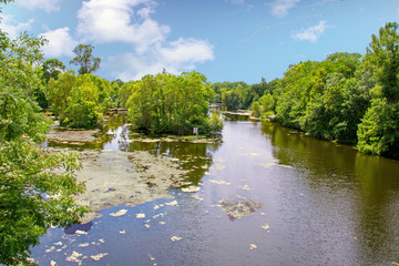 Fototapeta na wymiar Montreuil-Bellay. Rivière le Thouet. Maine-et-Loire. Pays de Loire 