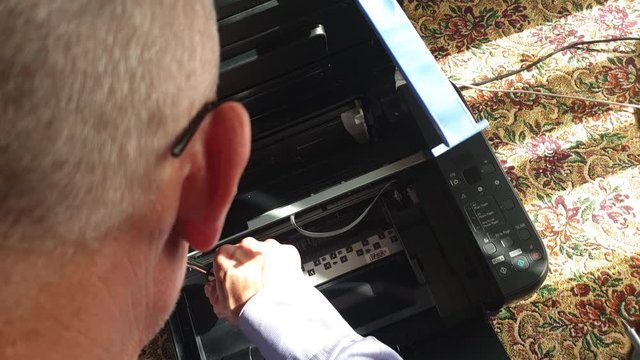Fix a printer. The wizard repairs the printer. Repair Xerox. MFP repair.