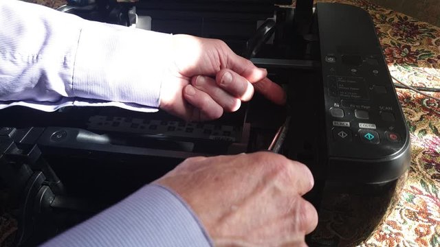 Fix a printer. The wizard repairs the printer. Repair Xerox. MFP repair.