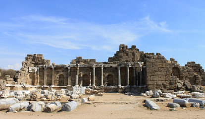 Fototapeta premium Side is an ancient resort port city in the south of the Mediterranean coast of Turkey.