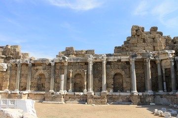 Fototapeta premium Side is an ancient resort port city in the south of the Mediterranean coast of Turkey.