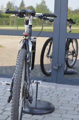 rower stary ,przewóz, miejski, stary, kolarstwo, podróż, sport, droga, parkin, vintage, jechać, bicykle © Szymon