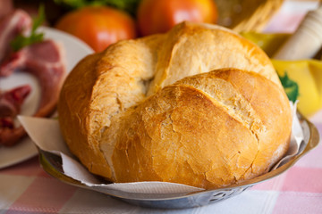 Pan con carne de cordero y tomate