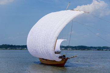 霞ヶ浦の観光帆引き船
