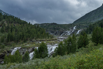 Obraz premium waterfall cascade at Altai mountains kalagash valley 